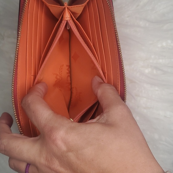 MCM Bicolor Long Zippy Wallet - Picture 5 of 13